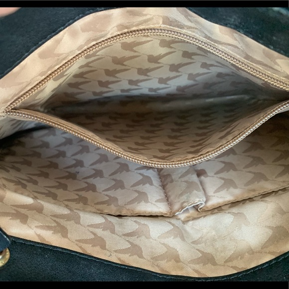 Lo & Sons Pearl Black Crossbody Bag - Picture 11 of 16